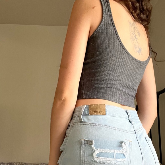 Simple crop tank - Picture 3 of 3